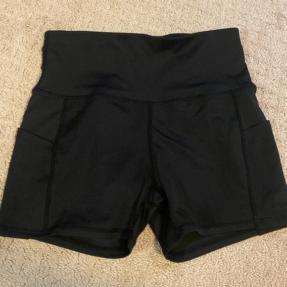 Black spandex/ biker shorts with pockets - Picture 1 of 4